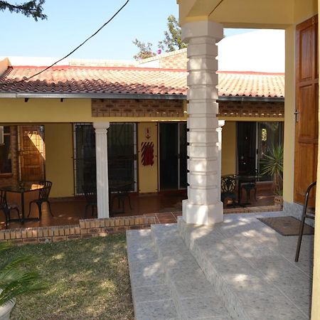 Kamogelo Guest House 兰斯堡 外观 照片