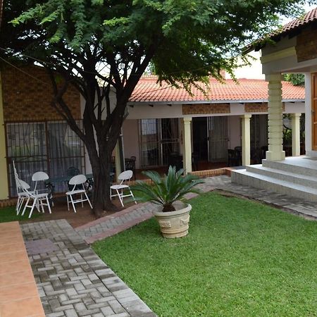 Kamogelo Guest House 兰斯堡 外观 照片