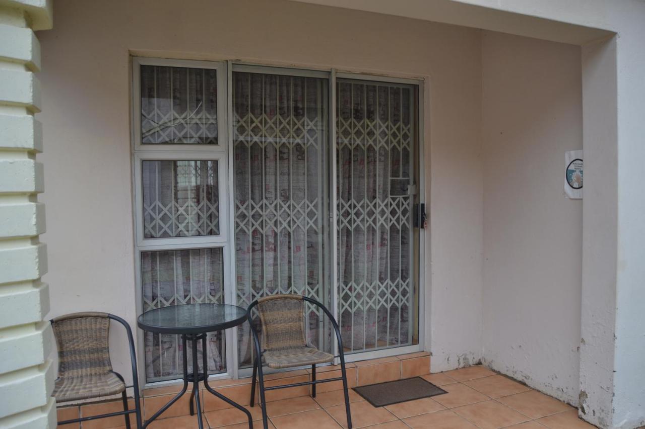 Kamogelo Guest House 兰斯堡 外观 照片