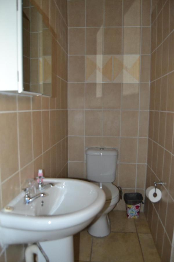 Kamogelo Guest House 兰斯堡 外观 照片
