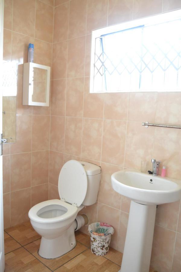 Kamogelo Guest House 兰斯堡 外观 照片