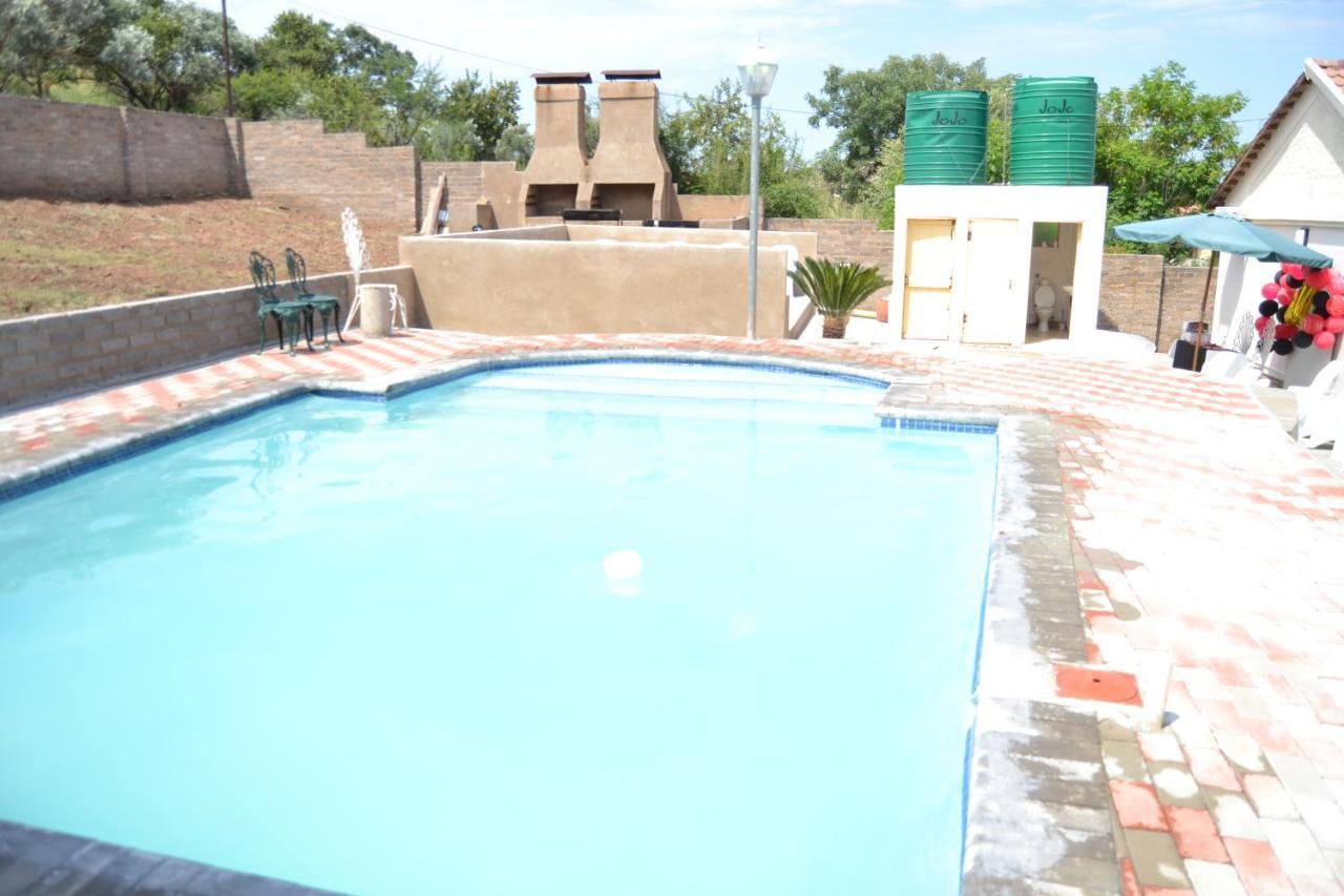 Kamogelo Guest House 兰斯堡 外观 照片