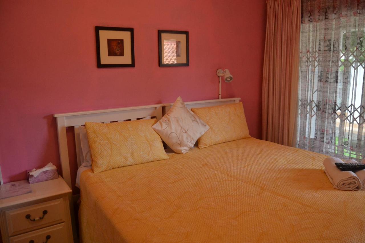 Kamogelo Guest House 兰斯堡 外观 照片
