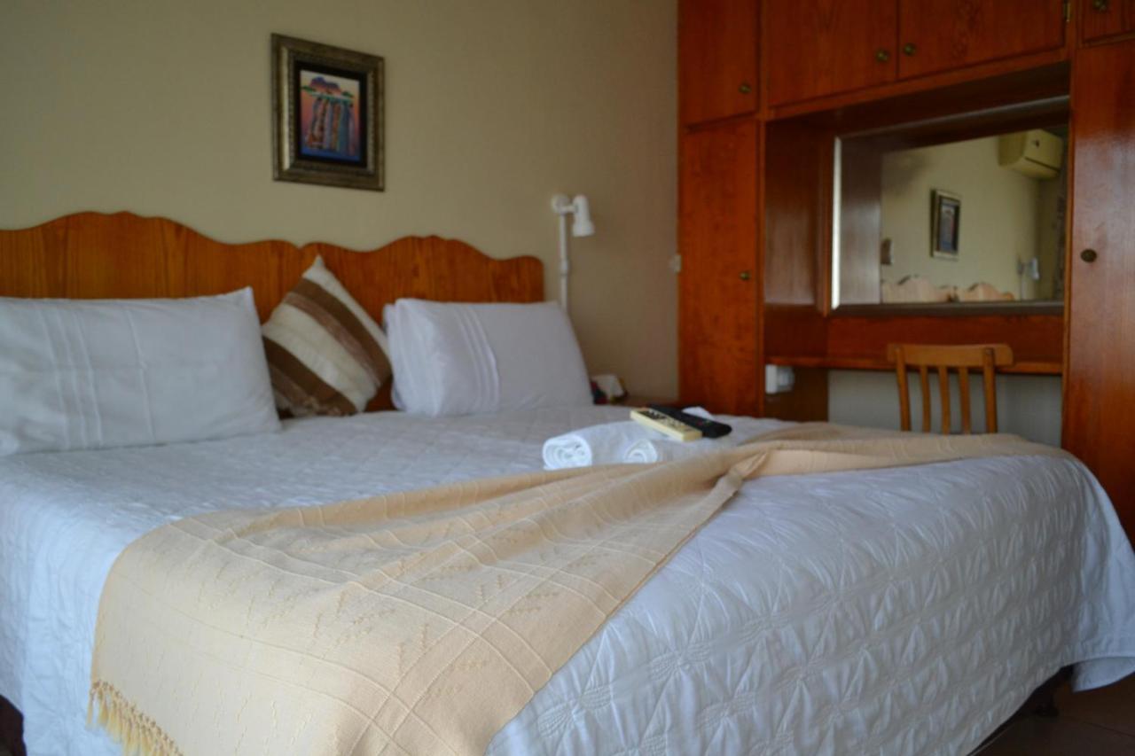 Kamogelo Guest House 兰斯堡 外观 照片