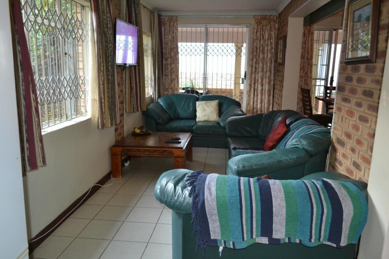 Kamogelo Guest House 兰斯堡 外观 照片