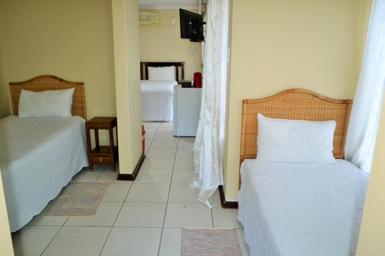 Kamogelo Guest House 兰斯堡 外观 照片
