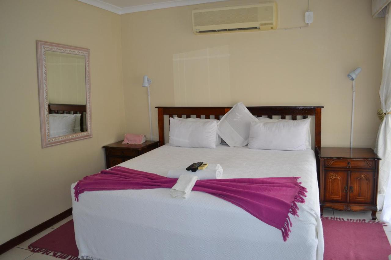 Kamogelo Guest House 兰斯堡 外观 照片