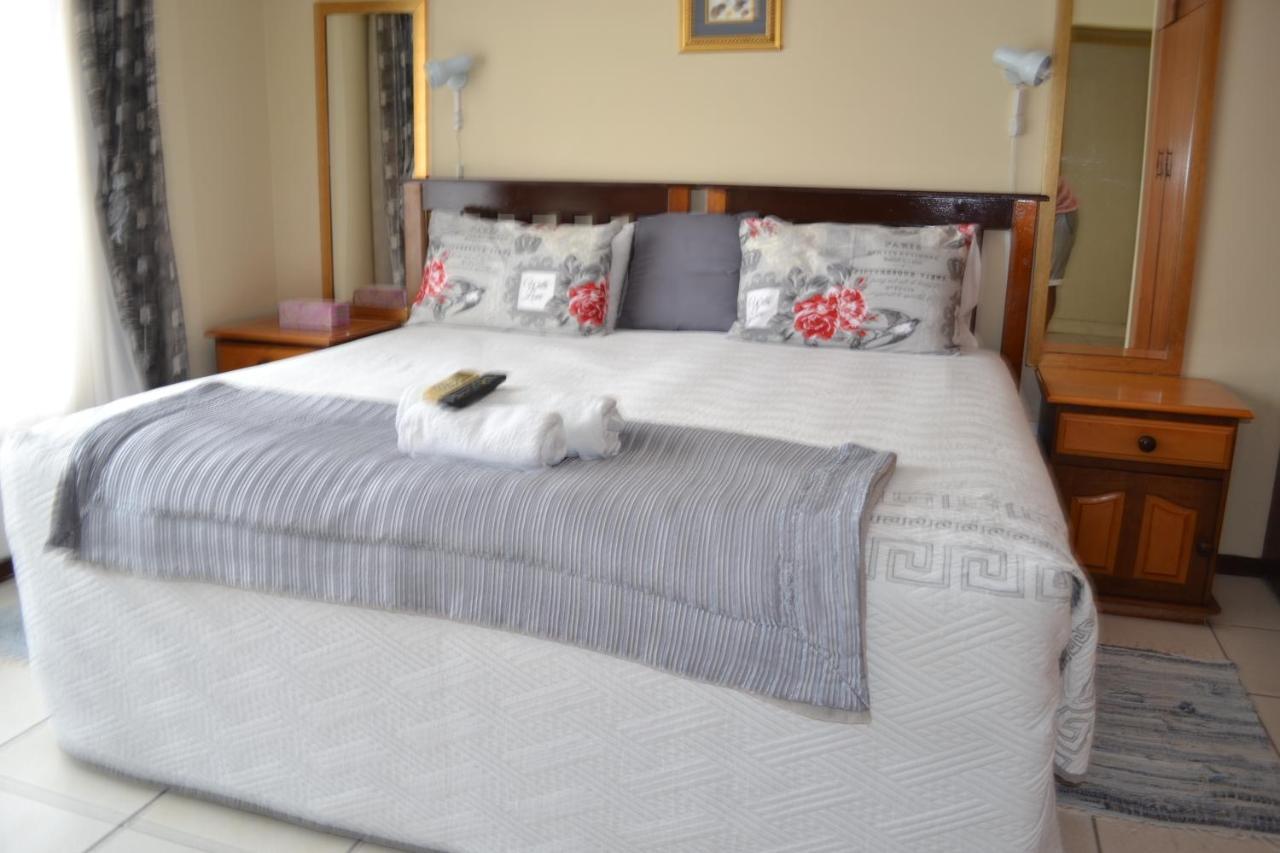 Kamogelo Guest House 兰斯堡 外观 照片