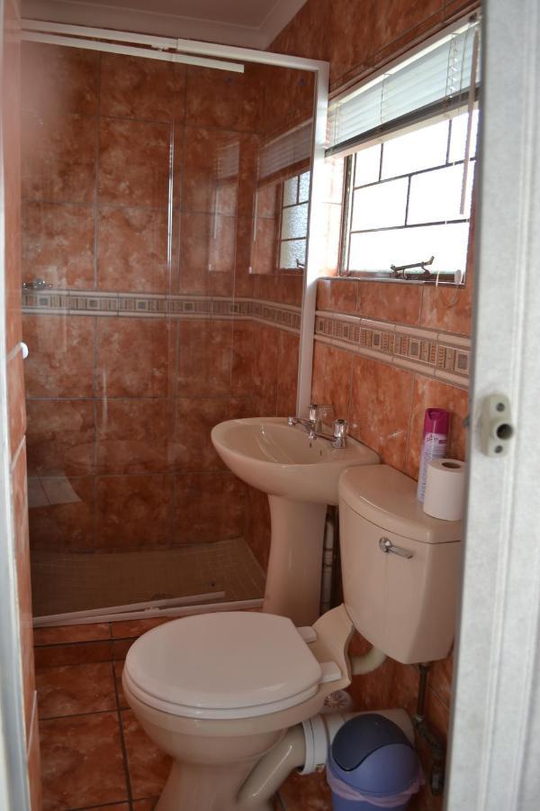 Kamogelo Guest House 兰斯堡 外观 照片