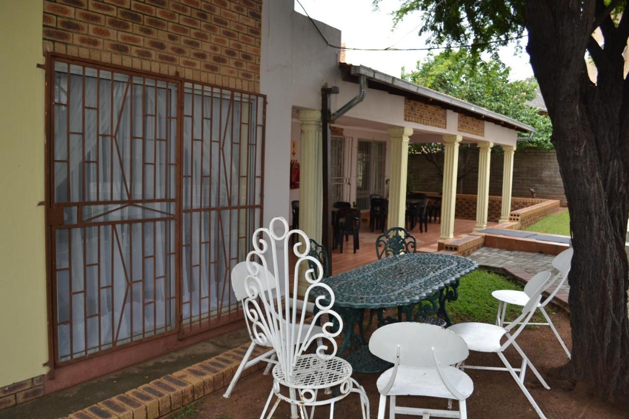 Kamogelo Guest House 兰斯堡 外观 照片