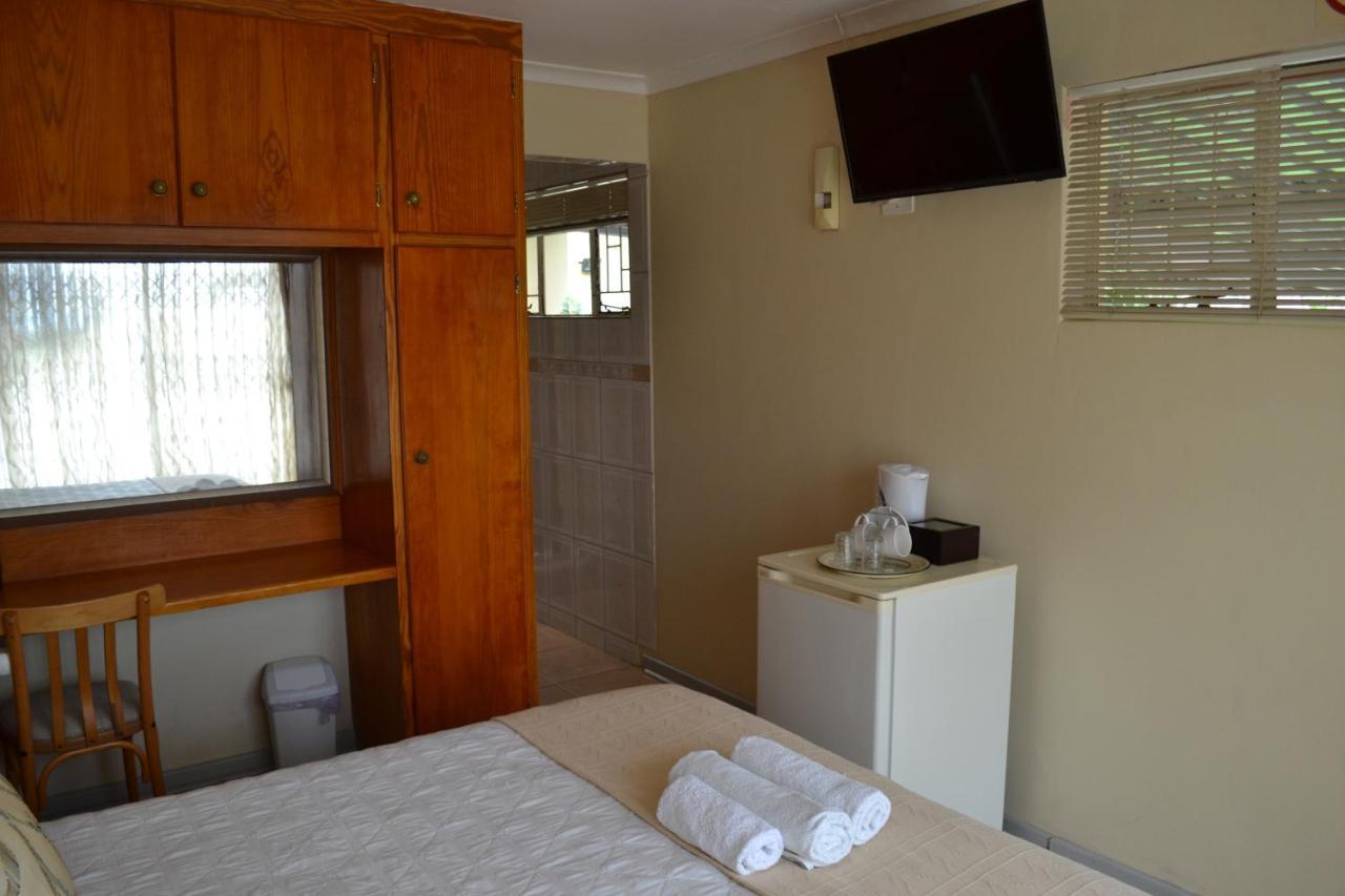 Kamogelo Guest House 兰斯堡 外观 照片