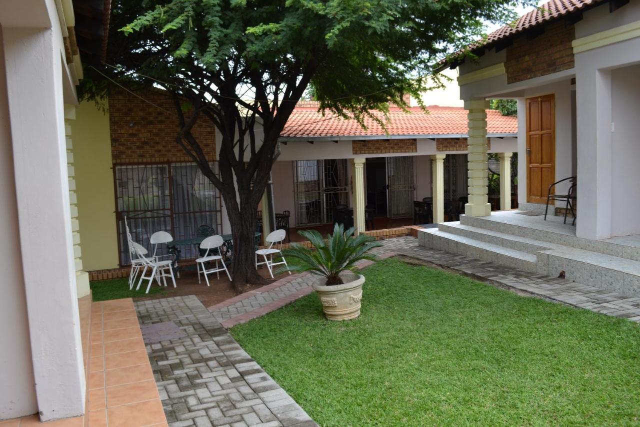 Kamogelo Guest House 兰斯堡 外观 照片